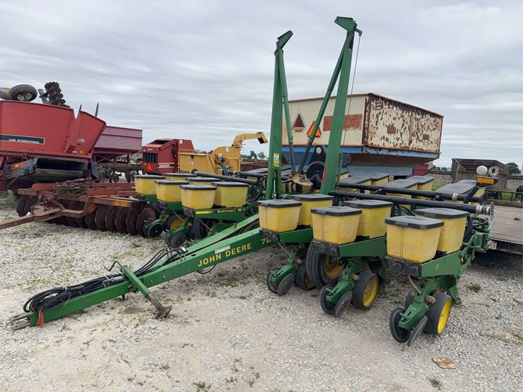 john-deere-7200-image-2