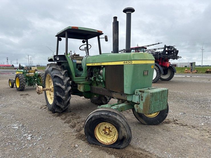 john-deere-4430-image-3