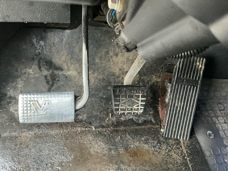 2007-caterpillar-c15-image-14