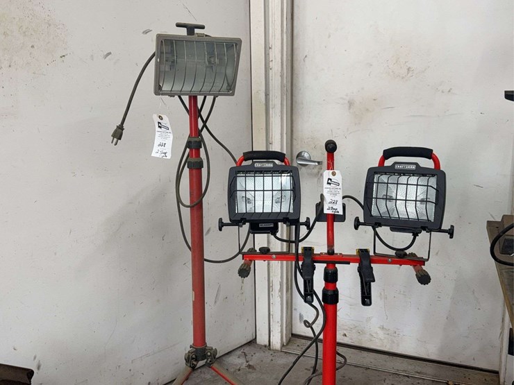 craftsman-work-lights-with-stands-image-1