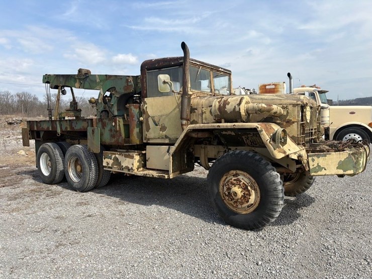 1968-am-general-m816-image-2