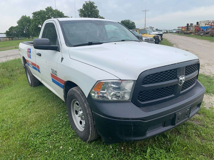 2014-dodge-ram-1500-image-2