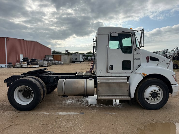 2016-kenworth-t370-image-4