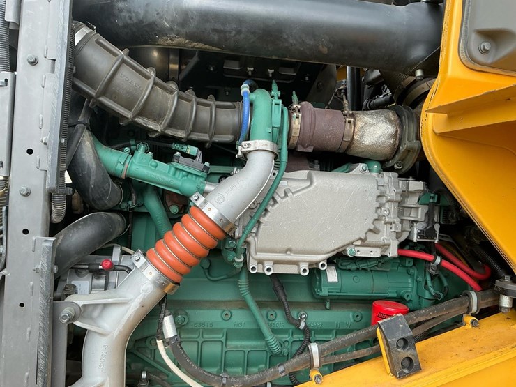 2016-volvo-l90h-image-31