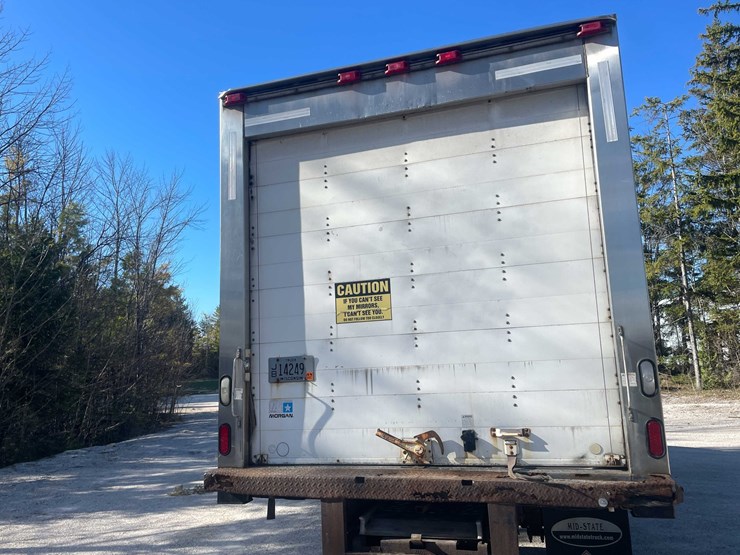 #4198-•-2005-sterling-box-truck-image-47