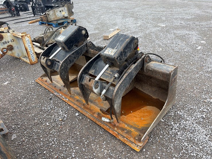 #83-•-cat-grapple-bucket-image-1