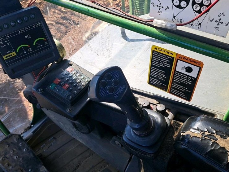 2016-deere-853m-image-14