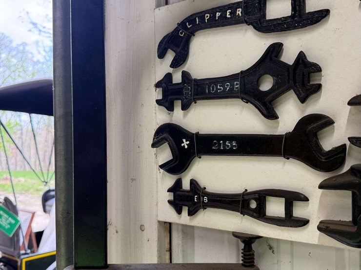 assorted-cast-iron-tools-and-wrenches-image-2