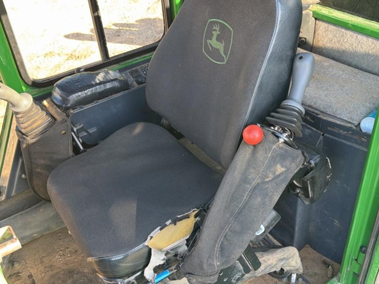 2018-deere-437e-image-40