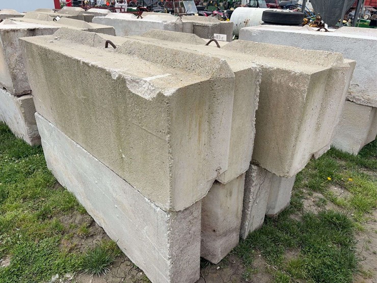 4-mafia-blocks-2ft-x2ft-x-6ft-image-1
