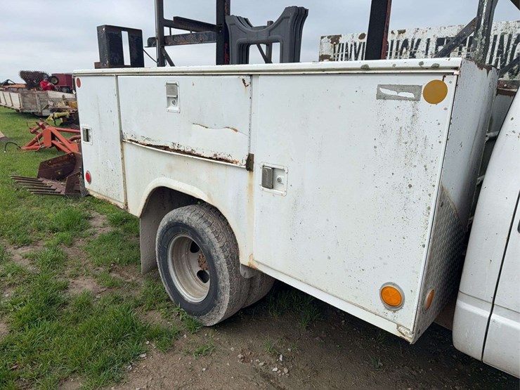 2000-chevrolet-3500-image-4