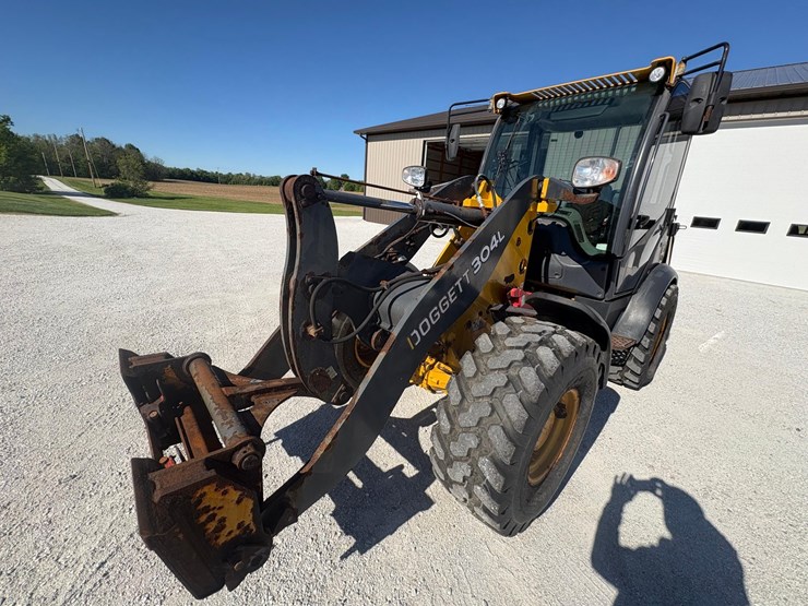 2020-deere-304l-image-2