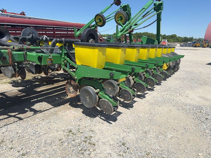 john-deere-1770-image-14