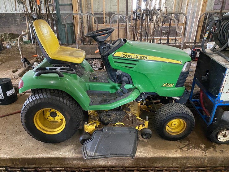 john-deere-x720-image-6