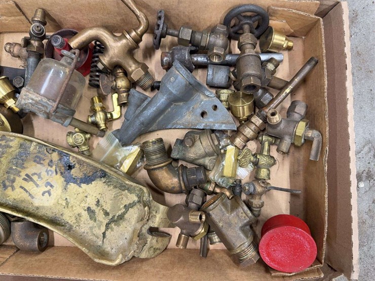 mixed-assorted-metal-fittings-and-fixtures-image-3