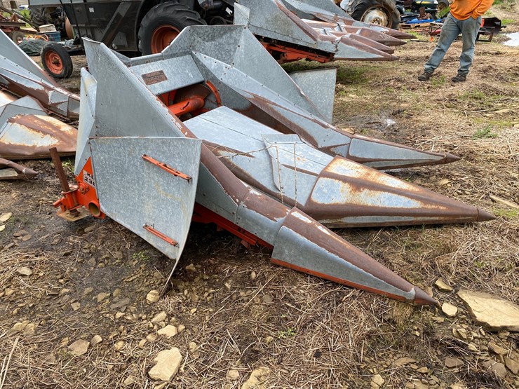 #3509-•-allis-chalmers-kl238-2-row-corn-head-image-3