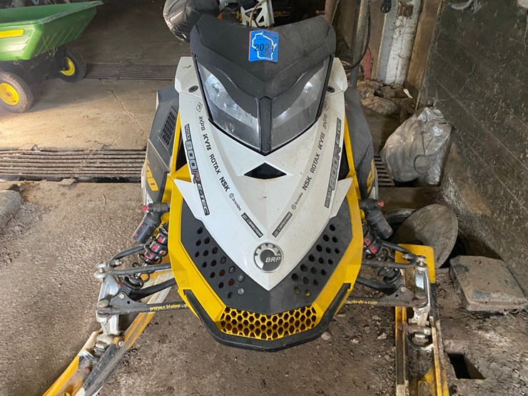 #3551-•-2011-ski-doo-mxz800-xrs-800r-snowmobile-(no-registration-card)-image-11