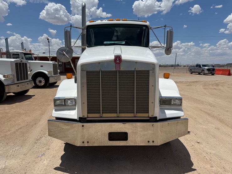 2016-kenworth-t800-image-2