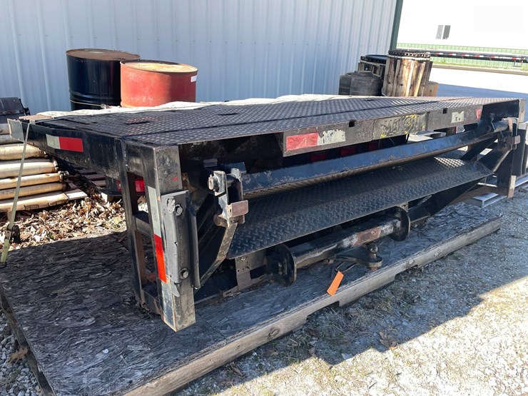 #4200-•-maxon-hydraulic-lift-gate-image-3