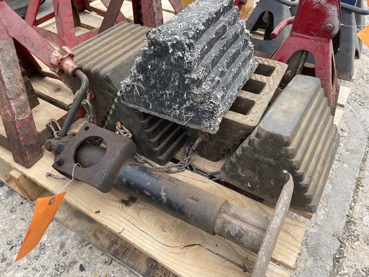 #6042-•-trailer-jack-and-wheel-schock's-image-1
