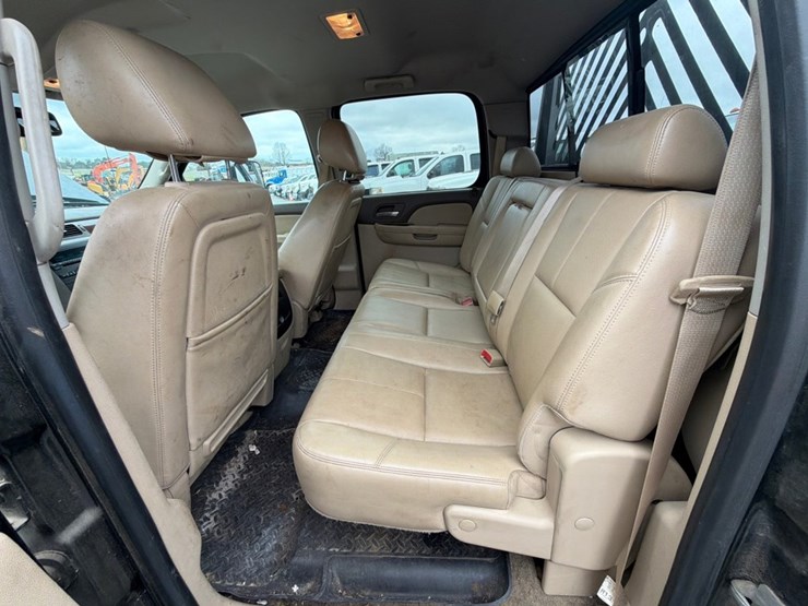 2013-gmc-3500hd-image-13