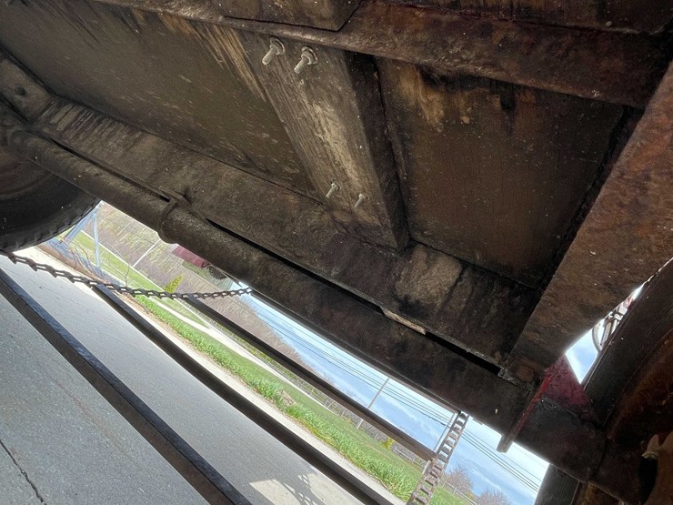 #5512-•-manure-spreader-image-18