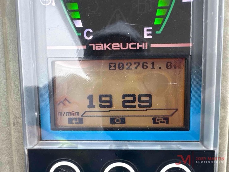 2019-takeuchi-tb235-2-image-30