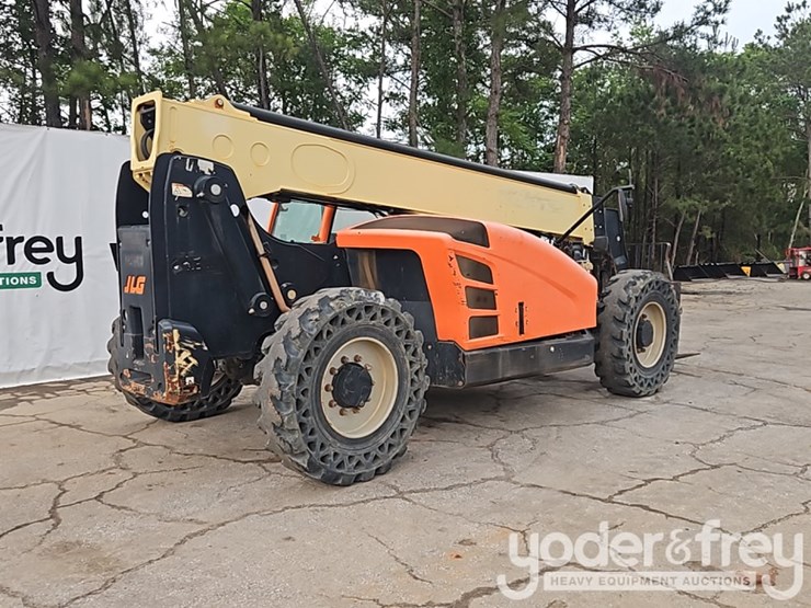 2016-jlg-642-image-5