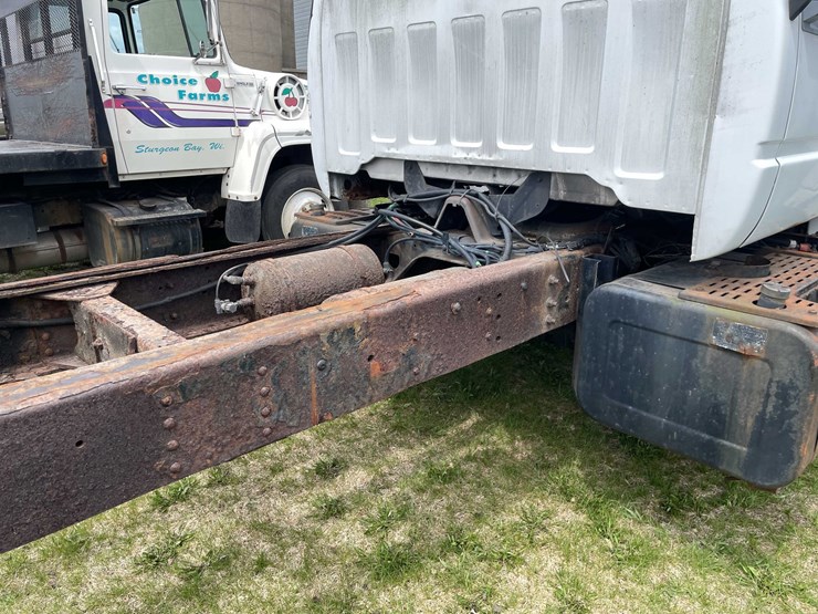 #4157-•-2000-gmc-c7500-(has-wi,-title)-image-28