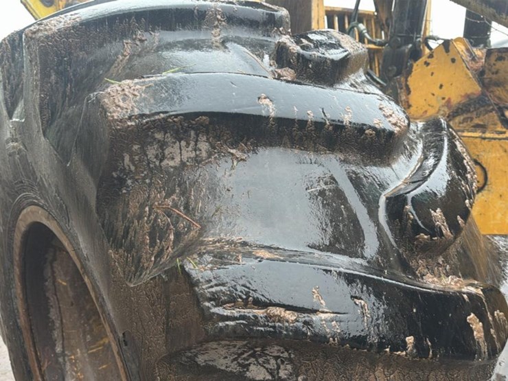 1996-deere-748g-image-22