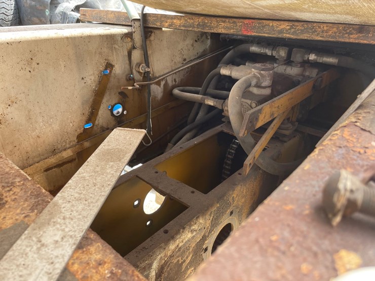 #6012-•-bobcat-skidsteer-body-image-5