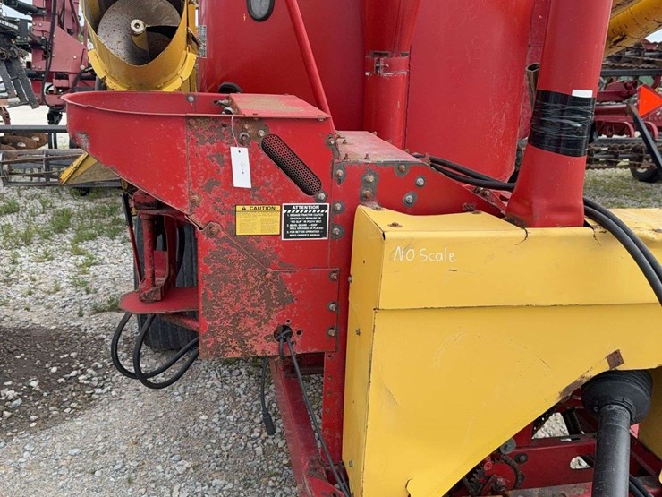 new-holland-358-image-8