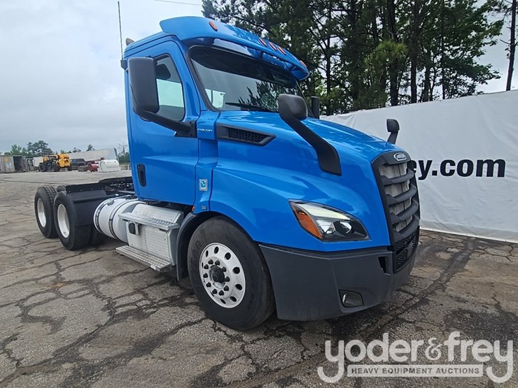 2019-freightliner-cascadia-116-image-7