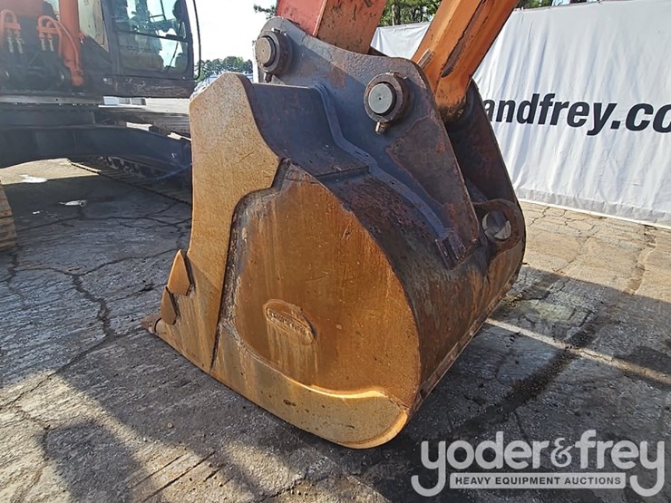 2018-hitachi-zx350-image-11