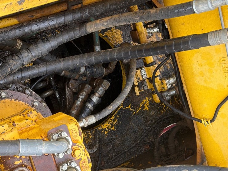 komatsu-pc360-lc-10-image-36
