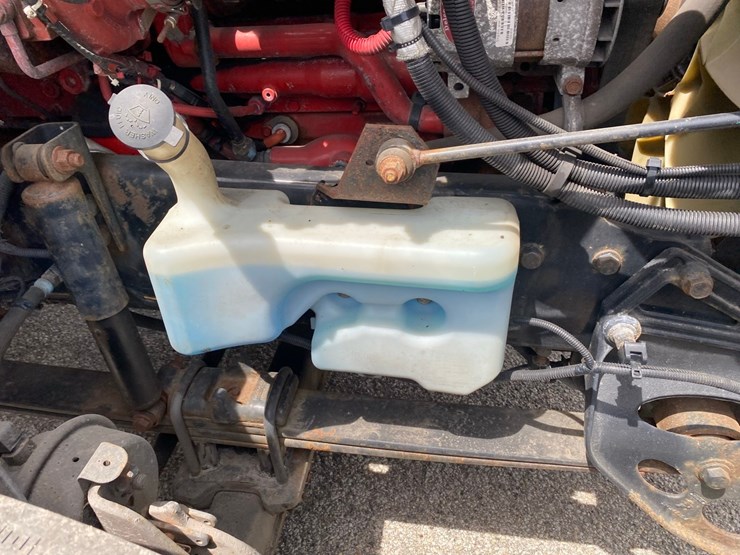 2019-international-lt625-day-cab-semi-tractor-image-43
