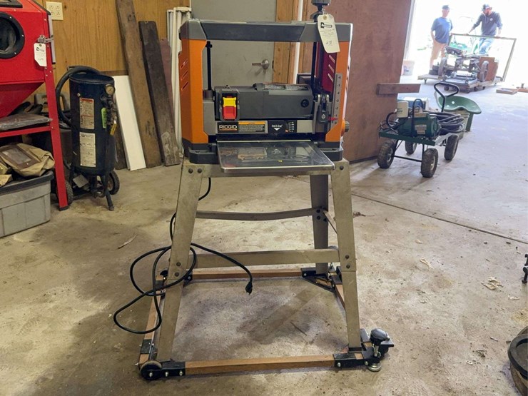 ridgid-r4331-planer-with-rolling-stand-image-1