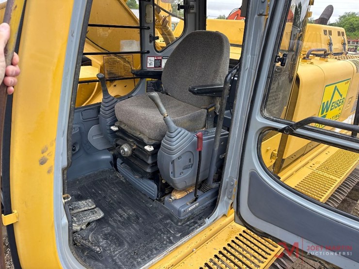 2001-deere-450-lc-image-26