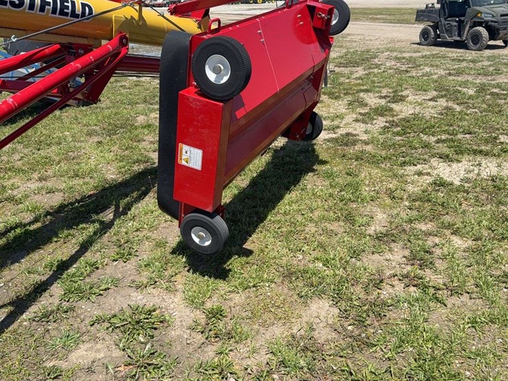 2023-westfield-mkx-x-21073-swing-away-auger,-10"-x-73ft,-540-pto-(inside-building),-low-use-image-18