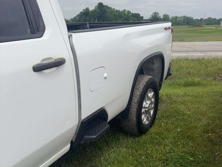 2022-chevrolet-3500-image-6