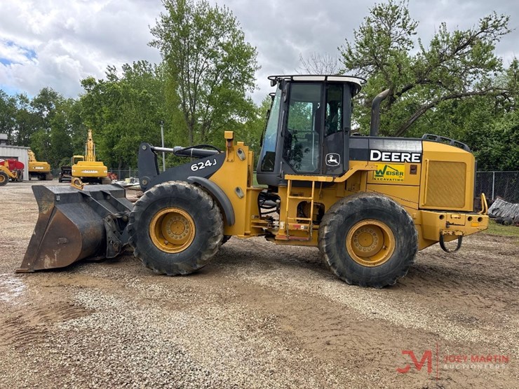 2004-deere-624j-image-4
