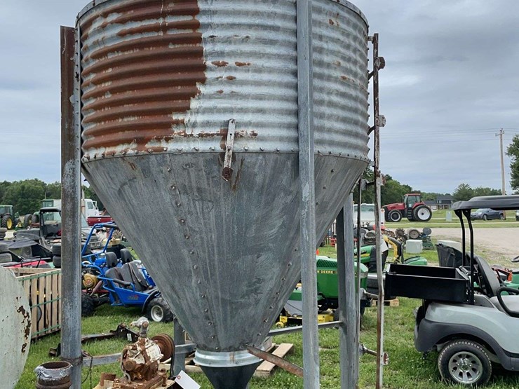bulk-bin-with-bucket-slide-image-2