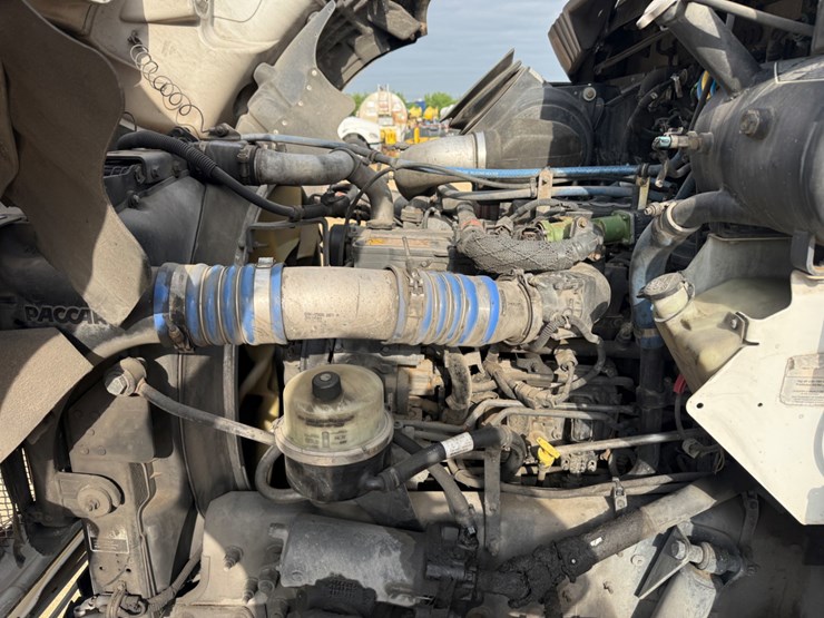 2016-kenworth-t370-image-12