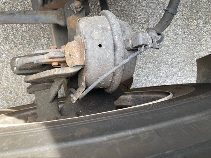 2019-international-lt625-day-cab-semi-tractor-image-38