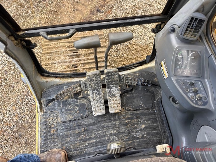 1999-deere-330-lc-image-30