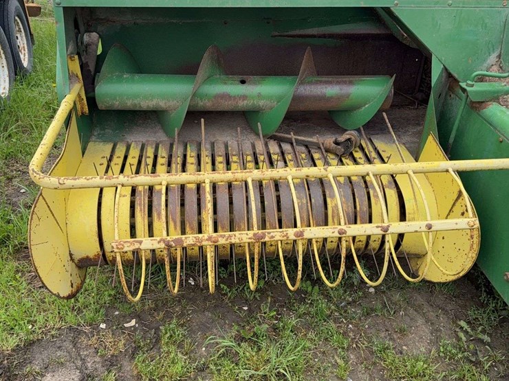john-deere-336-image-3