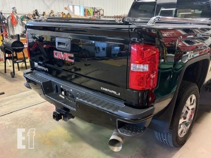 2019-gmc-sierra-2500hd-denali-image-15