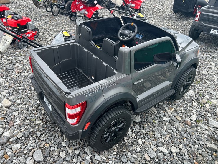 ford-f150-raptor-image-2
