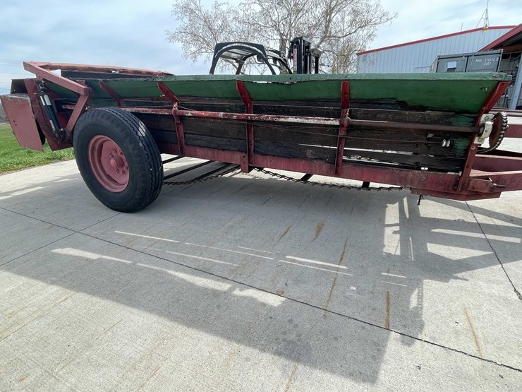 #5512-•-manure-spreader-image-4