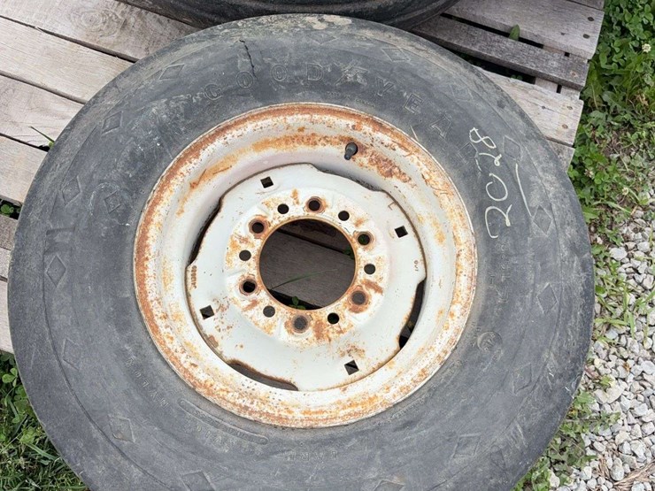 2-implement-tires-11l-15-on-6-bolt-rims,-1-implement-tire-8.5l-14-on-6-bolt-rim-image-2